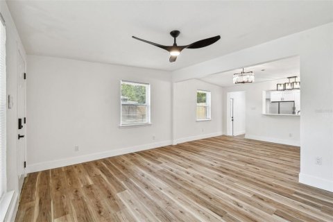 Casa en venta en Tampa, Florida, 3 dormitorios, 117.06 m2 № 1666919 - foto 10