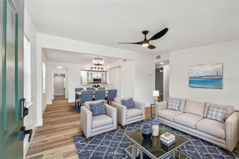 Casa en venta en Tampa, Florida, 3 dormitorios, 117.06 m2 № 1666919 - foto 8