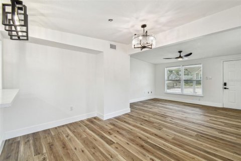 Casa en venta en Tampa, Florida, 3 dormitorios, 117.06 m2 № 1666919 - foto 15