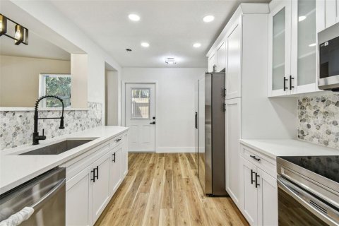 Casa en venta en Tampa, Florida, 3 dormitorios, 117.06 m2 № 1666919 - foto 24