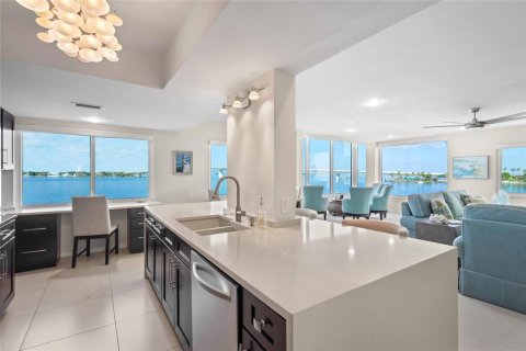 Copropriété à vendre à Sarasota, Floride: 2 chambres, 153.01 m2 № 1908776 - photo 16