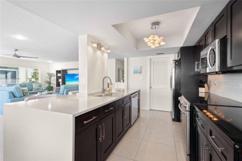 Copropriété à vendre à Sarasota, Floride: 2 chambres, 153.01 m2 № 1908776 - photo 17