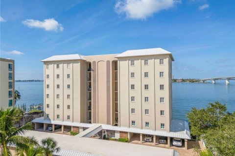 Copropriété à vendre à Sarasota, Floride: 2 chambres, 153.01 m2 № 1908776 - photo 2