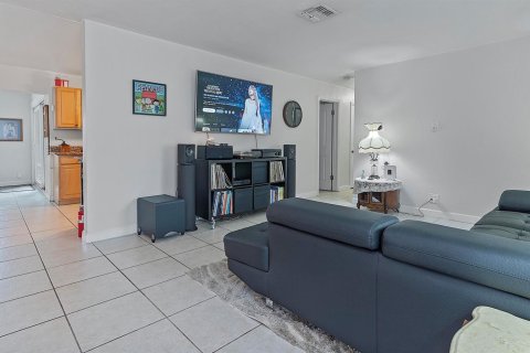 Villa ou maison à vendre à Pompano Beach, Floride: 3 chambres, 167.87 m2 № 2188735 - photo 4
