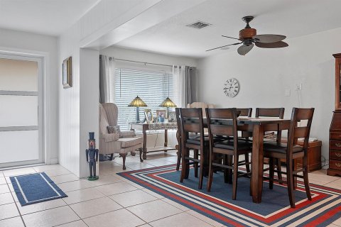 Villa ou maison à vendre à Pompano Beach, Floride: 3 chambres, 167.87 m2 № 2188735 - photo 10