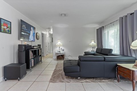 Villa ou maison à vendre à Pompano Beach, Floride: 3 chambres, 167.87 m2 № 2188735 - photo 5