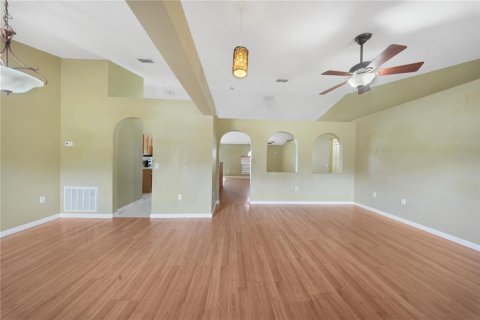 Villa ou maison à louer à Deltona, Floride: 3 chambres, 150.5 m2 № 2425972 - photo 4