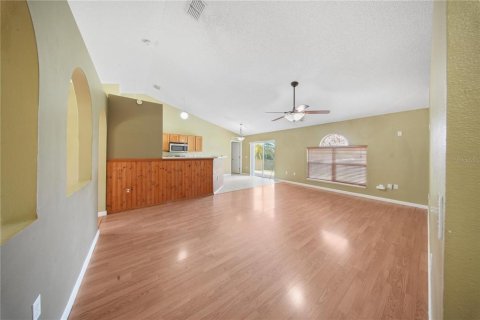 Villa ou maison à louer à Deltona, Floride: 3 chambres, 150.5 m2 № 2425972 - photo 9