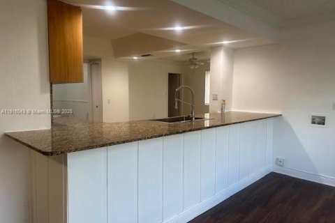 Casa en venta en Miramar, Florida, 4 dormitorios, 215.63 m2 № 2018784 - foto 11