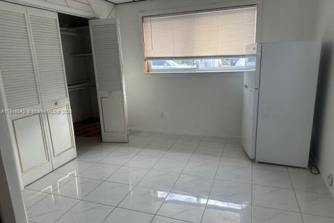 Casa en venta en Miramar, Florida, 4 dormitorios, 215.63 m2 № 2018784 - foto 2