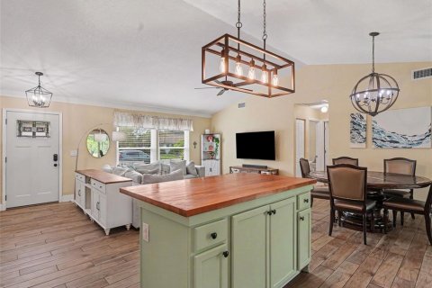 Villa ou maison à vendre à Sarasota, Floride: 3 chambres, 124.12 m2 № 2415129 - photo 9