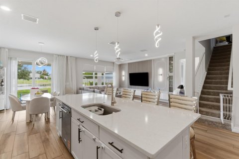 Casa en venta en Lake Worth, Florida, 5 dormitorios, 272.2 m2 № 2384569 - foto 4