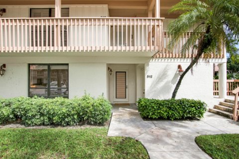Copropriété à louer à Palm Beach Gardens, Floride: 2 chambres, 126.9 m2 № 1186550 - photo 1