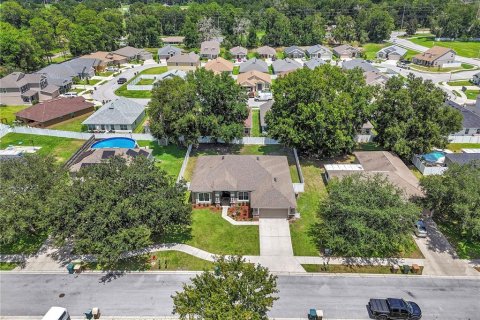 House in Ocala, Florida 4 bedrooms, 220.55 sq.m. № 2295118