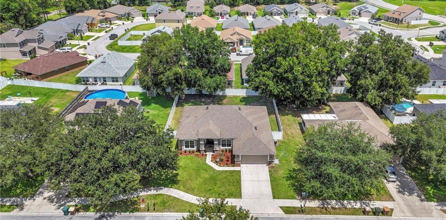 Villa ou maison à Ocala, Floride 4 chambres, 220.55 m2 № 2295118