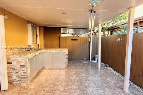 Townhouse in Hialeah Gardens, Florida 3 bedrooms, 109.62 sq.m. № 1951462 - photo 19