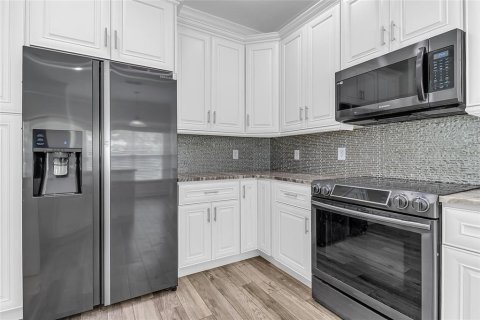 Купить виллу или дом в Орландо, Флорида 13 комнат, 231.79м2, № 2317399 - фото 14