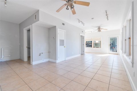 Commercial property in New Smyrna Beach, Florida 165.27 sq.m. № 1722728 - photo 11