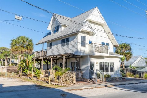 Commercial property in New Smyrna Beach, Florida 165.27 sq.m. № 1722728 - photo 2