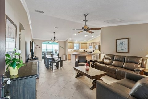 Снять в аренду виллу или дом в Те-Виллиджис, Флорида 3 спальни, 143.53м2, № 1814990 - фото 3