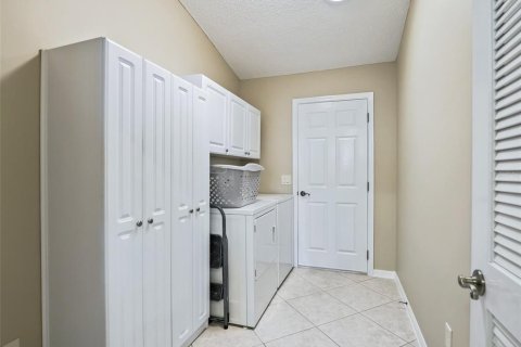 Снять в аренду виллу или дом в Те-Виллиджис, Флорида 3 спальни, 143.53м2, № 1814990 - фото 22