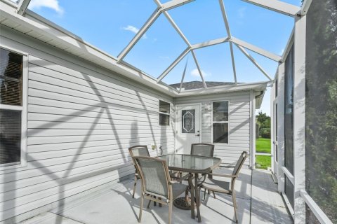 Снять в аренду виллу или дом в Те-Виллиджис, Флорида 3 спальни, 143.53м2, № 1814990 - фото 24