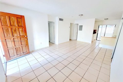 Снять в аренду кондоминиум в Хайалиа, Флорида 2 спальни, 71.07м2, № 2079972 - фото 6