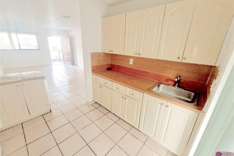 Снять в аренду кондоминиум в Хайалиа, Флорида 2 спальни, 71.07м2, № 2079972 - фото 15
