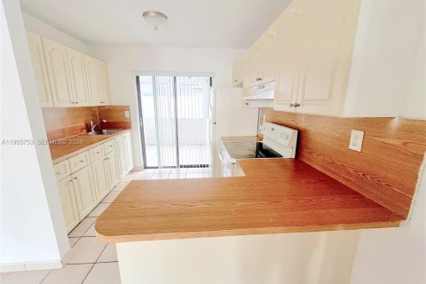 Снять в аренду кондоминиум в Хайалиа, Флорида 2 спальни, 71.07м2, № 2079972 - фото 7
