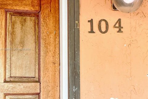 Снять в аренду кондоминиум в Хайалиа, Флорида 2 спальни, 71.07м2, № 2079972 - фото 5