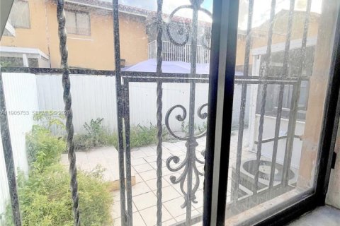 Снять в аренду кондоминиум в Хайалиа, Флорида 2 спальни, 71.07м2, № 2079972 - фото 22