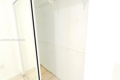 Снять в аренду кондоминиум в Хайалиа, Флорида 2 спальни, 71.07м2, № 2079972 - фото 20
