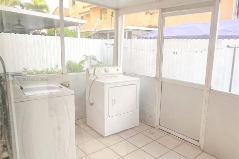 Снять в аренду кондоминиум в Хайалиа, Флорида 2 спальни, 71.07м2, № 2079972 - фото 14