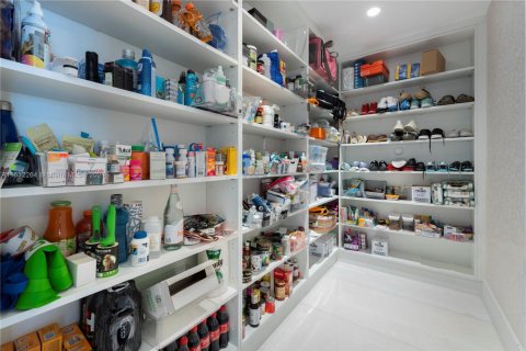 Condo in Sunny Isles Beach, Florida, 4 bedrooms  № 1293057 - photo 9