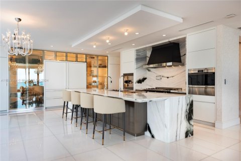 Condo in Sunny Isles Beach, Florida, 4 bedrooms  № 1293057 - photo 17