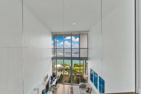 Condo in Miami, Florida, 1 bedroom  № 1934443 - photo 21