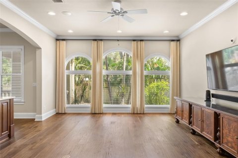 Casa en venta en Tampa, Florida, 6 dormitorios, 427.63 m2 № 1834846 - foto 5