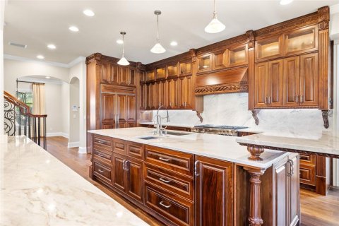 Casa en venta en Tampa, Florida, 6 dormitorios, 427.63 m2 № 1834846 - foto 10