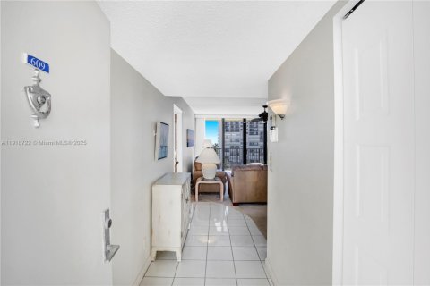 Снять в аренду кондоминиум в Юпитер, Флорида 2 спальни, 108.7м2, № 2082647 - фото 15