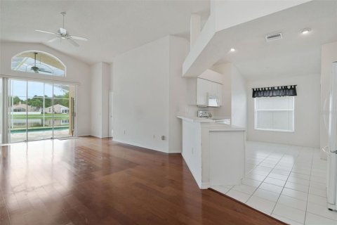 House in Tampa, Florida 4 bedrooms, 165.92 sq.m. № 2237553 - photo 8