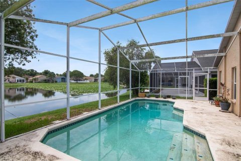 House in Tampa, Florida 4 bedrooms, 165.92 sq.m. № 2237553 - photo 30