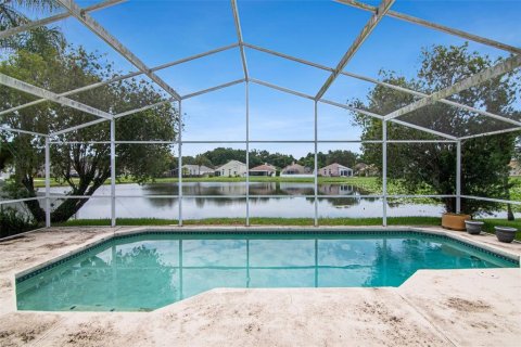 House in Tampa, Florida 4 bedrooms, 165.92 sq.m. № 2237553