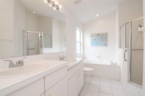 House in Tampa, Florida 4 bedrooms, 165.92 sq.m. № 2237553 - photo 17