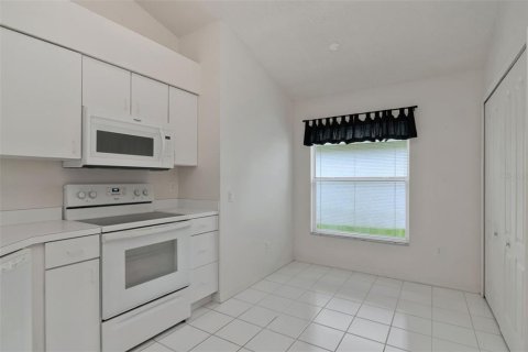 House in Tampa, Florida 4 bedrooms, 165.92 sq.m. № 2237553 - photo 11
