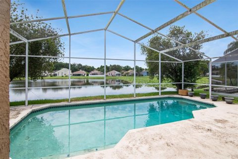 House in Tampa, Florida 4 bedrooms, 165.92 sq.m. № 2237553 - photo 28
