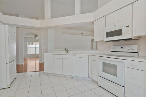 House in Tampa, Florida 4 bedrooms, 165.92 sq.m. № 2237553 - photo 9