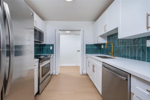 Casa en venta en Miami, Florida, 4 dormitorios, 145.67 m2 № 1988545 - foto 5