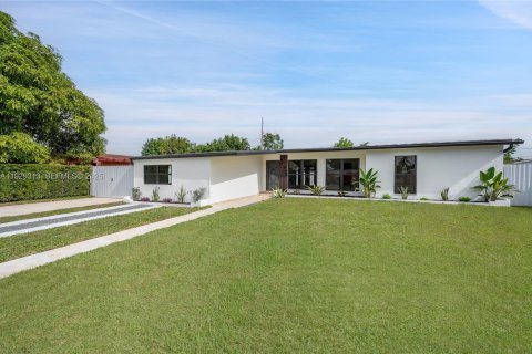 Casa en venta en Miami, Florida, 4 dormitorios, 145.67 m2 № 1988545 - foto 9