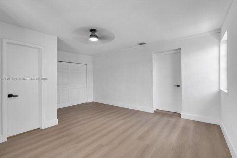 Купить виллу или дом в Майами, Флорида 3 спальни, № 1957968 - фото 20