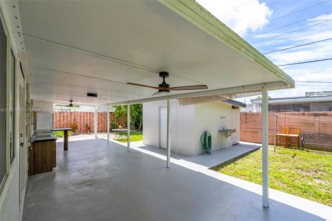 Купить виллу или дом в Майами, Флорида 3 спальни, № 1957968 - фото 24